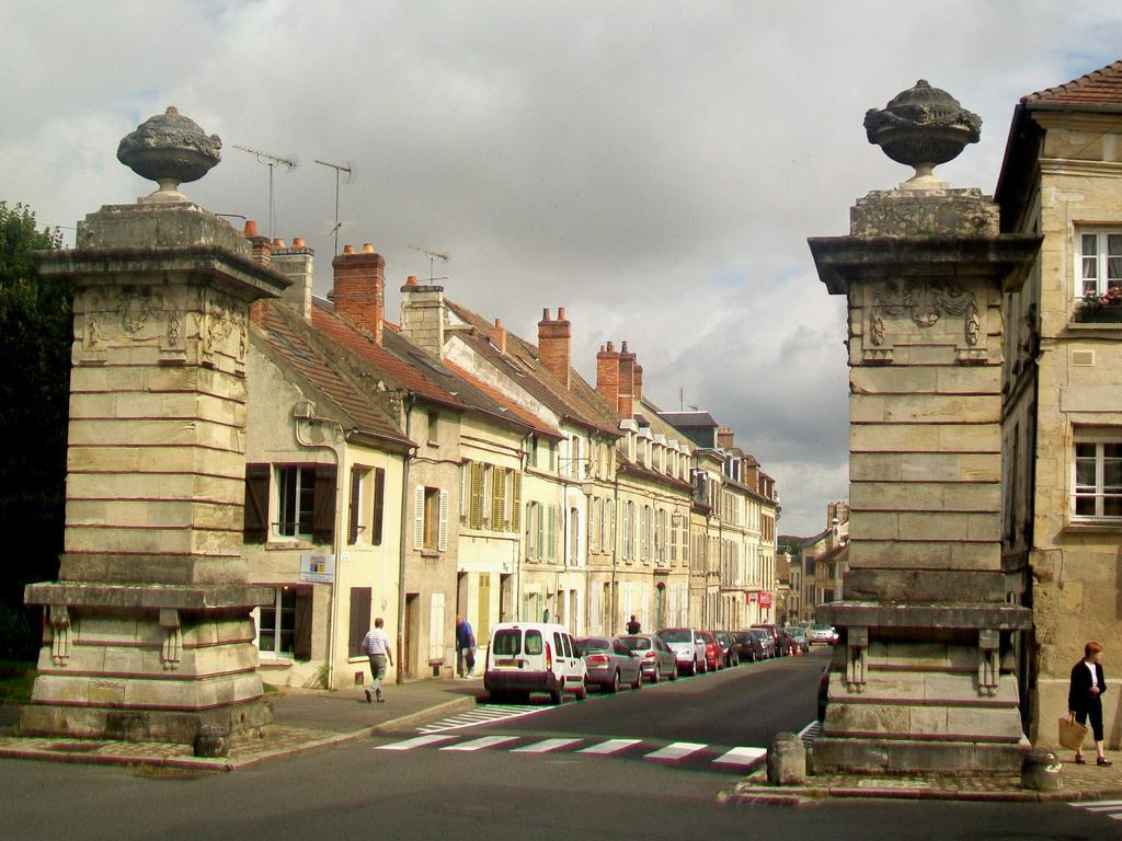 Maison De Ville Bed & Breakfast Magny-en-Vexin Eksteriør bilde